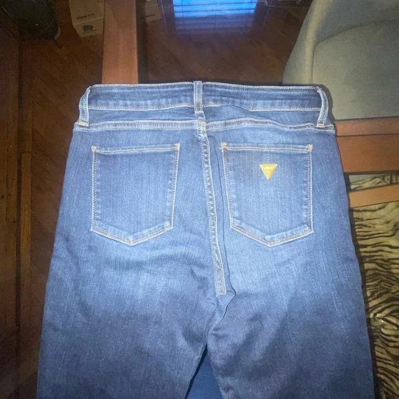 Guess Jeans - Picture 3 of 9
